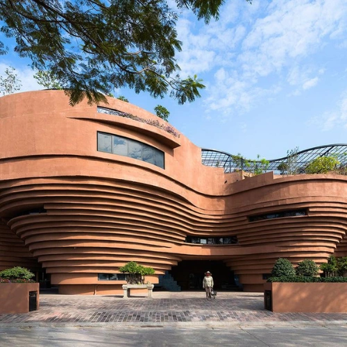 Hanoi – Bat Trang Village – City tour by car 