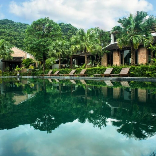 https://avexvietnam.com/wp-content/uploads/2025/09/Nham-Village-Pool.webp