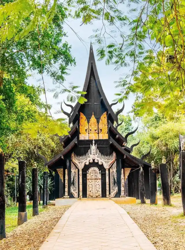 From temples to rivers – 3 days Chiang Rai exploration