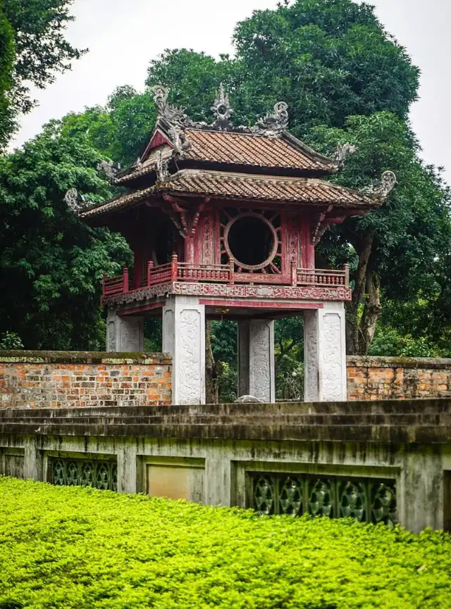 Vietnam group tour from North to South 11 days