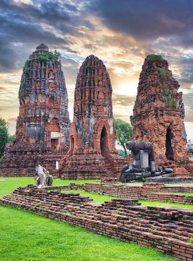 Wonders of Vietnam & Thailand – 14 days