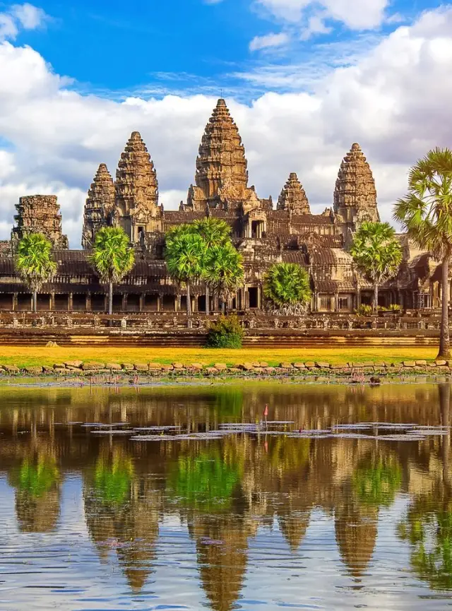 Exploring the beauty of Angkor Wat temple