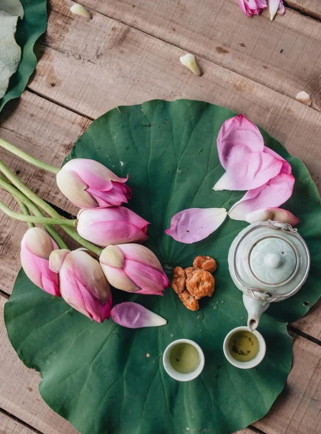 Hanoi – A taste of tradition – Tea and temple tour