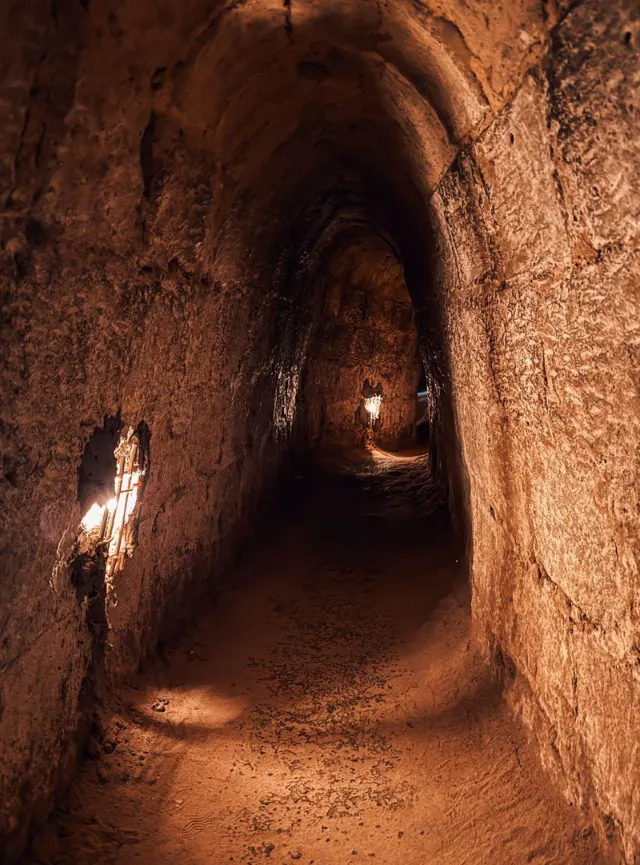 Ho Chi Minh City – Cao Dai Temple and Cu Chi Tunnels Private Tour