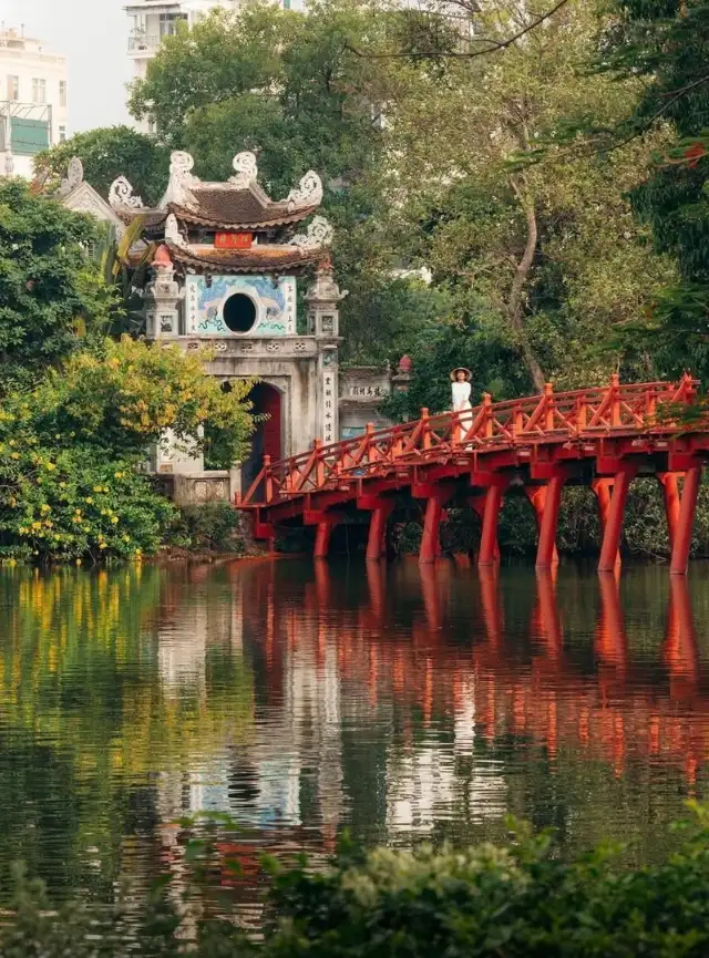 Hanoi – Temple and pagoda trail tour