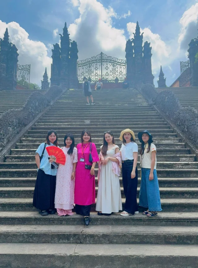 Avex Vietnam Travel promotes corporate culture through team-building activities