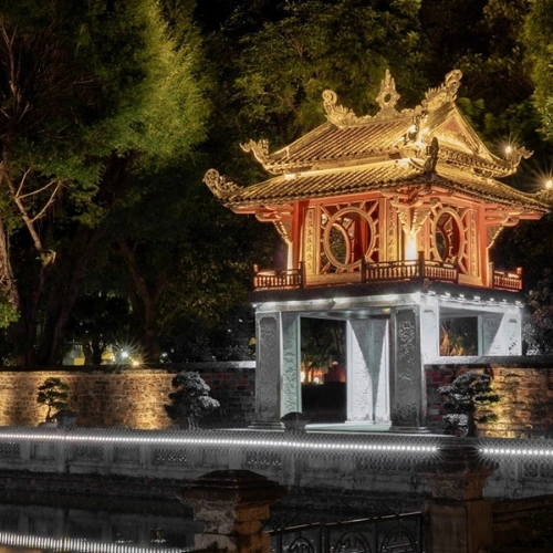 Hanoi - Enchanted evening at the Temple of Literature