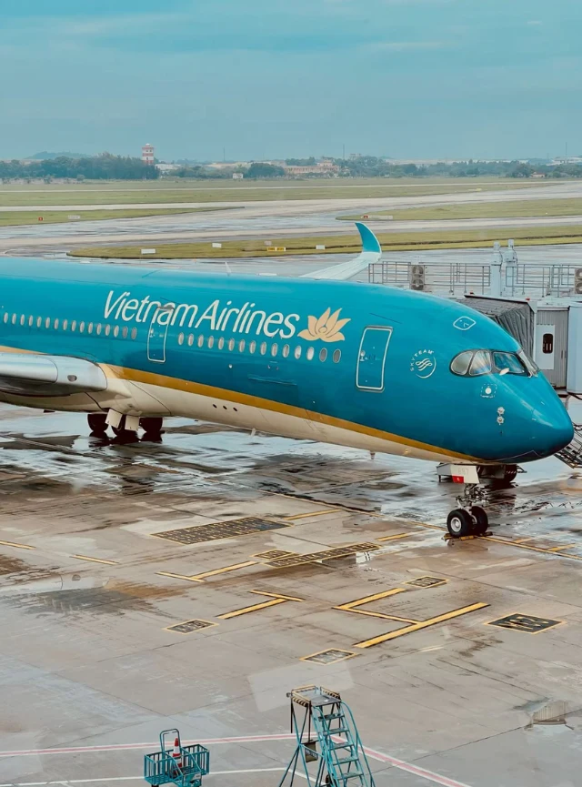 Vietnam’s aviation sector adjusts flights due to fuel shortages