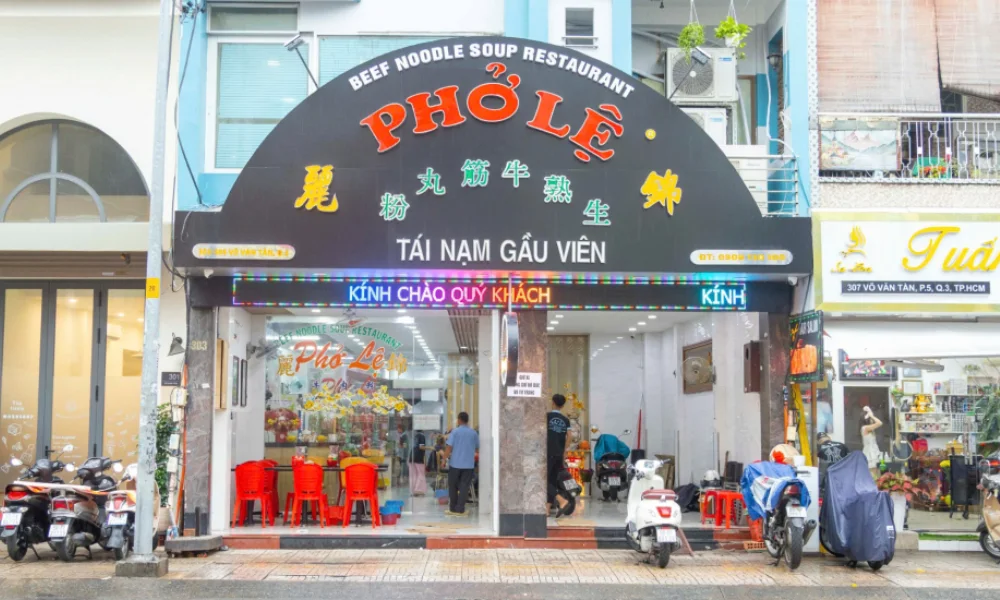 Pho Le offers a distinctly local dining atmosphere