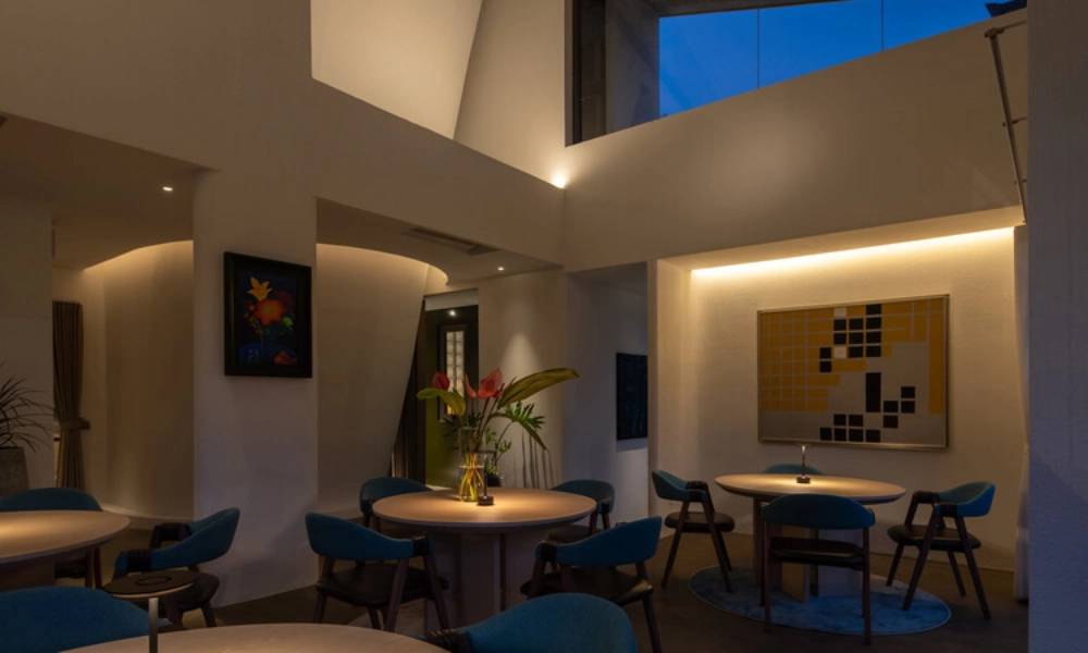 The understated elegance reflected in Ciel restaurant’s interior design
